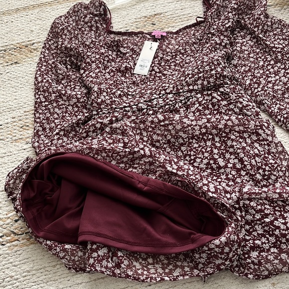 NWT Francesca’s Long-sleeve  Burgundy Floral Romper - Picture 5 of 5